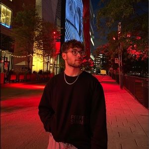 Meet your Posher, Levon